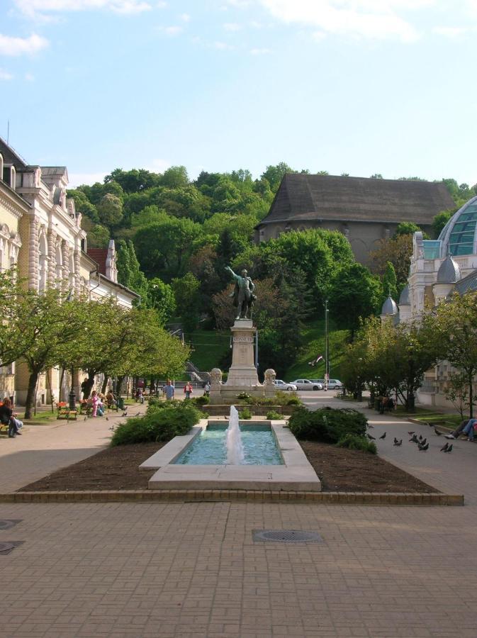 Katica Apartman Miskolc Exterior foto